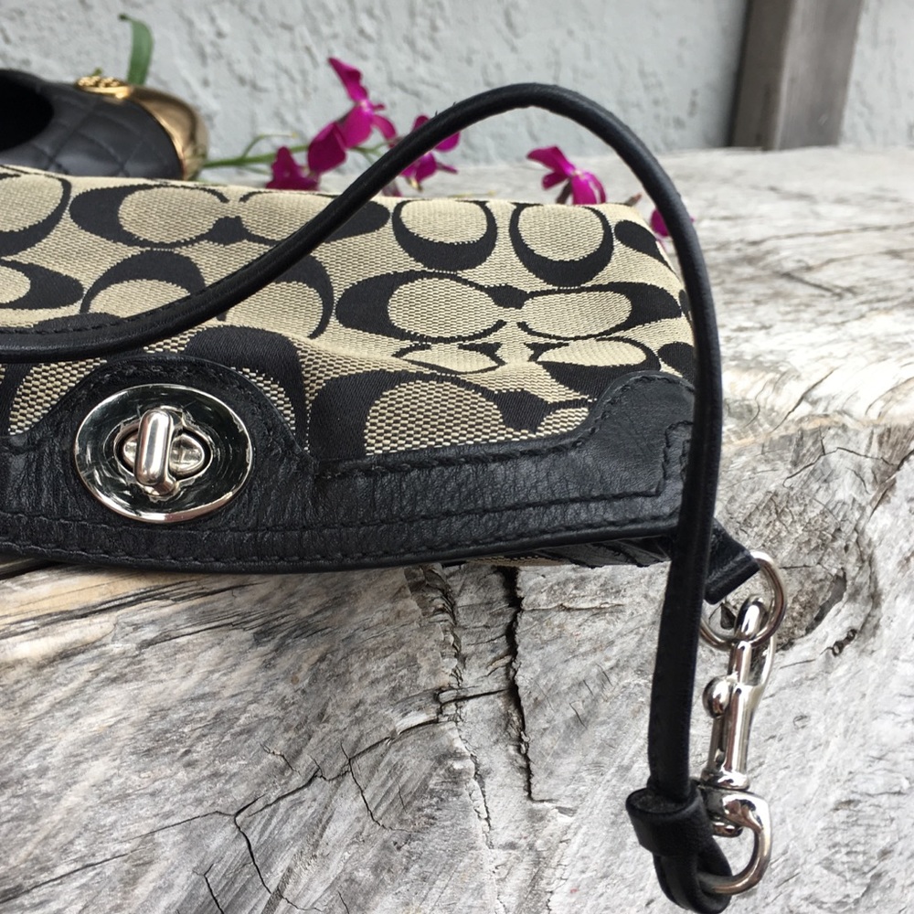 Coach Wristlet - Picture 2 of 7